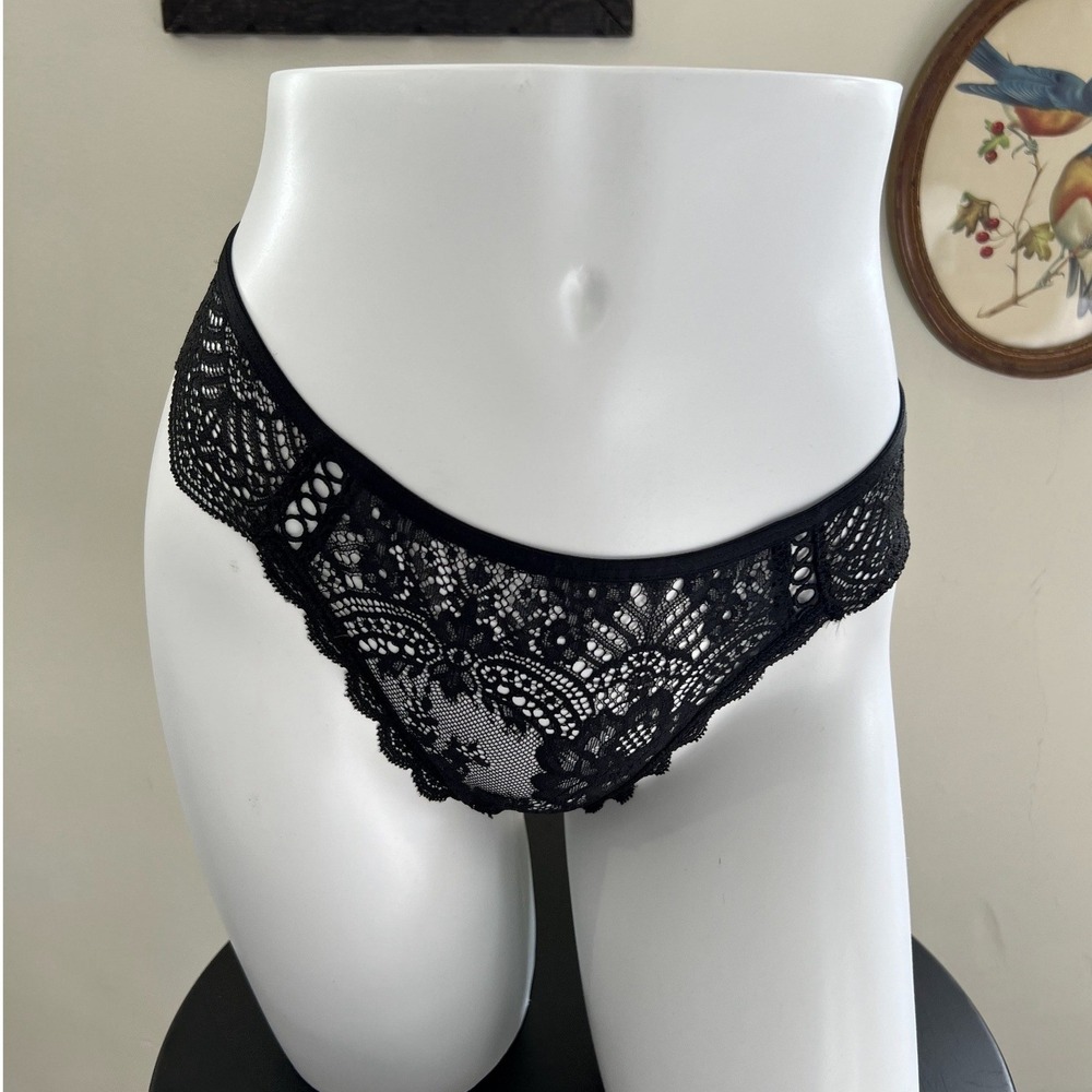 Victoria's Secret Dream Angels Black Lace String Thong Size Medium